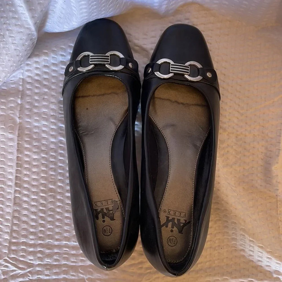 Air Flex black pumps Size 7.5 M - Picture 6 of 7